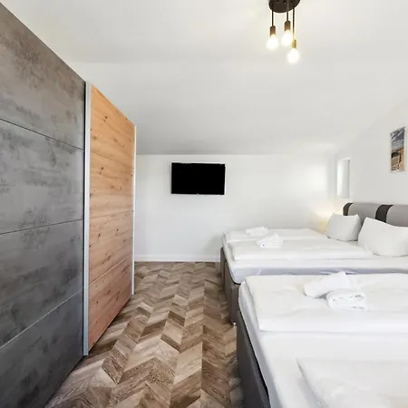 Infinity Kaiser Wilhelm Bruecke *