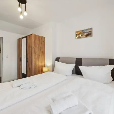 Infinity Kaiser Wilhelm Bruecke Wilhelmshaven