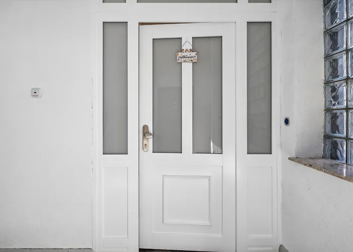 Infinity Kaiser Wilhelm Bruecke * 威廉港